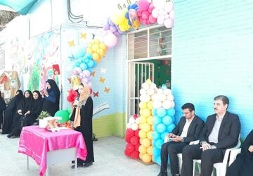 برگزاری جشن شکوفه‌ها در مدرسه دخترانه شهید ناصر کریمی زارچ
