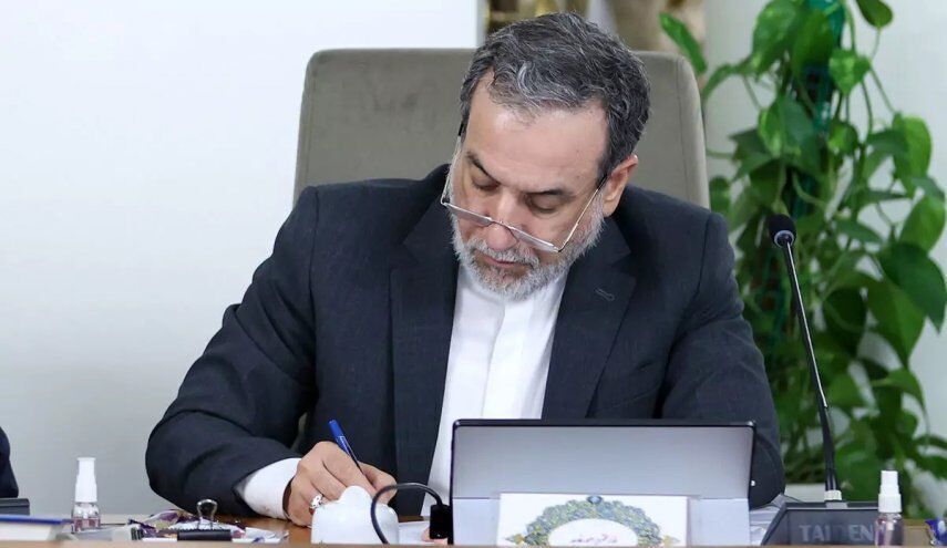 پیام عراقچی به دبیرکل حزب‌الله لبنان: هرگونه توافق با برقراری آتش‌بس در لبنان پیوند دارد