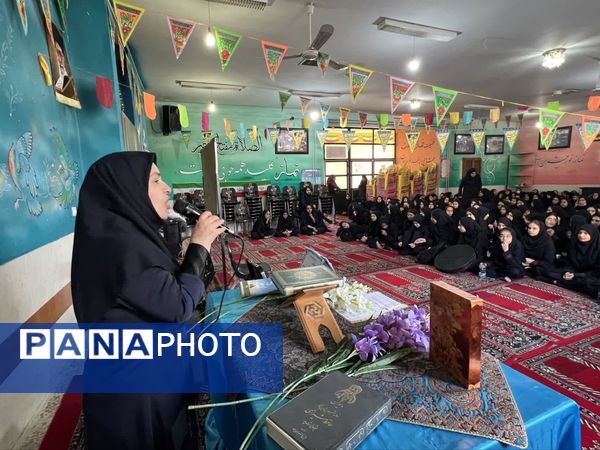 مراسم بزرگداشت روز حافظ در دبیرستان شاهدشهید قاسم سلیمانی