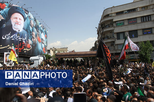 مراسم تشییع پیکر شهدای خدمت در تهران