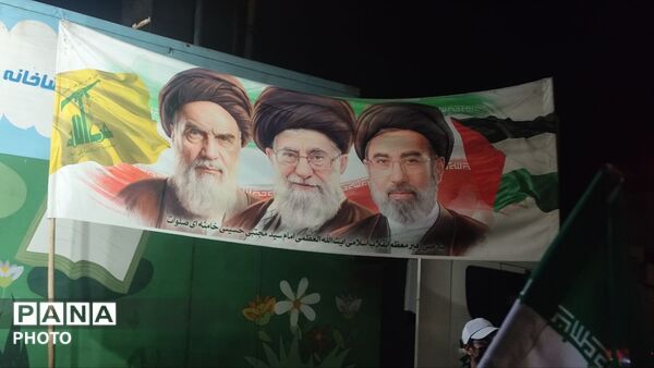 اجتماع مساجد منطقه ۱۰ تهران و بزرگداشت شهدای مدافع جمهوری اسلامی ایران 