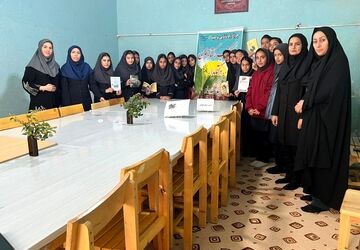 گرامیداشت هفته کتاب و کتابخوانی در دبیرستان سمیه خاتم