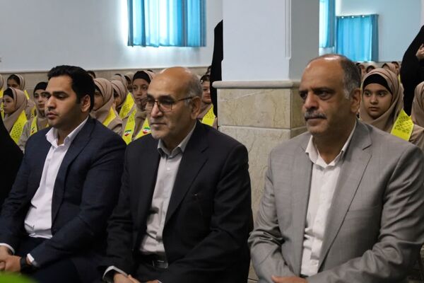 همایش «یاوران انقلاب» در مدرسه شهیدپاکنژاد ناحیه 2 یزد