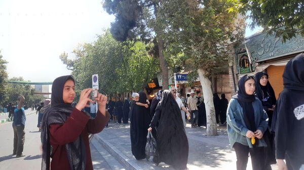 جاماندگان اربعین حسینی در مسیر حرم مطهر امام مهربانی