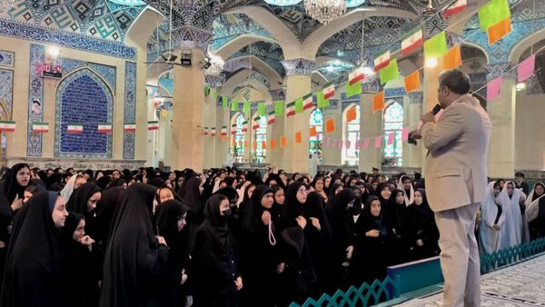 ضیافت همدلی و معنویت بسیجیان دبیرستان برازنده مقدم یک یزد