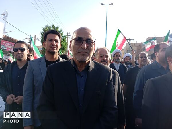 مراسم خاکسپاری شهیده دانش‌آموز «فاطمه موحدان» در یزد