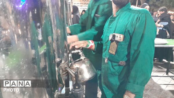 چایخانه حضرت زهرا (س) عطر و بوی دل‌انگیزی میدهد 