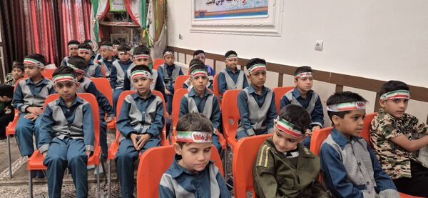 یادواره شهدای مدافع حرم در دبستان شاهد آقامصطفی خمینی کاشمر