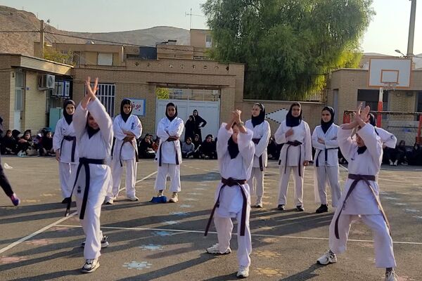 هفته تربیت‌بدنی در دبیرستان فرشتگان ناحیه ۴شیراز