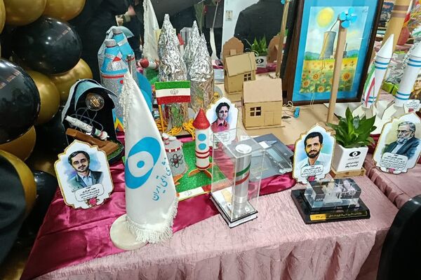 بازدید دانش آموزان ناحیه دو شهرری از نمایشگاه پژوهش اداره کل شهرستانهای استان تهران 