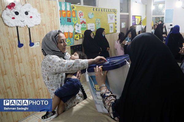 انتخابات چهاردهمین دوره ریاست جمهوری در مسجدالنبی میدان نبوت