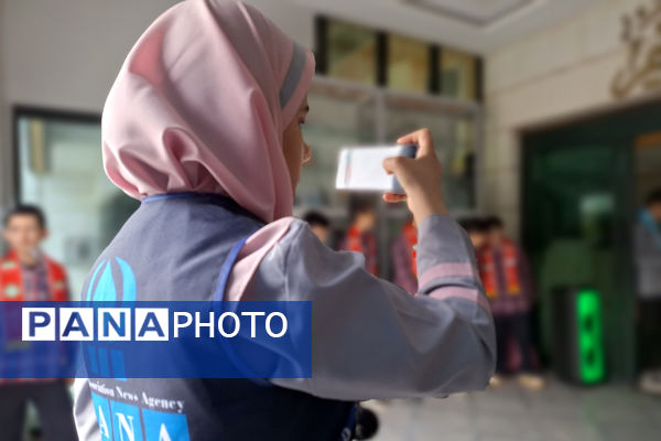 سنگ‌تمام دانش‌آموزان پیشتاز و خبرنگاران پانا برای فرهنگیان