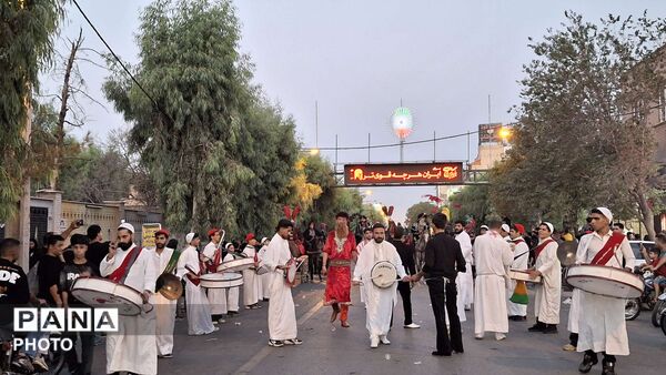 مراسم علَم کشی و کاروان نمادین اسرای کربلا در قم