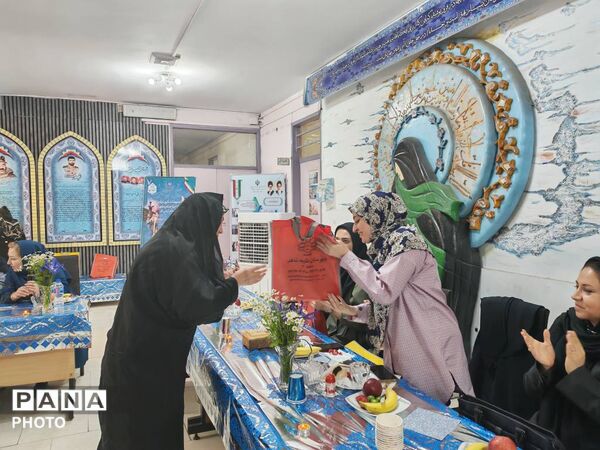 میزبانان فیزیکی، مهمانان مجازی، قاب‌بندی نوین هفته معلم در طلیعه شاهد
