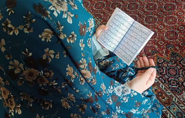دانش آموزان  در جست و جوی آرامش و نزدیکی به خدا
