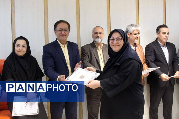 تجلیل از برترین‌های تدریس و یادگیری در جشن نوآوری و خلاقیت در آموزش