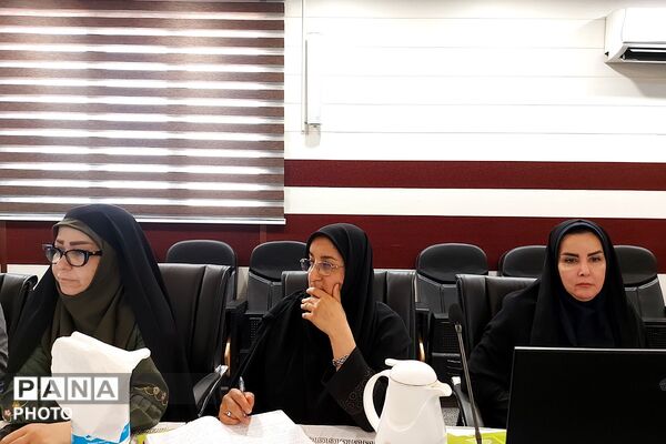نشست تخصصی مسئولین امور اداری مناطق ۲۱ گانه شهرستانهای تهران در کهریزک