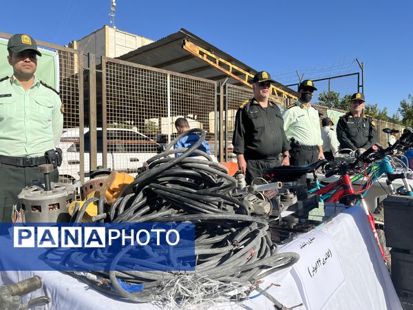 رو‌نمایی از کشفیات انتظامی فارس