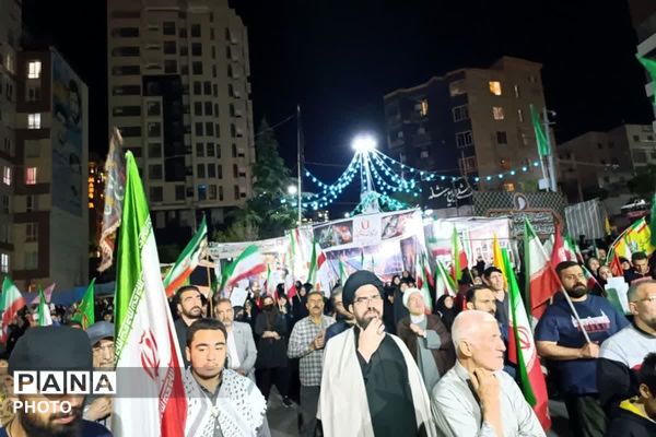آموزش هلال‌احمر در میان شعارهای مرگ بر اسرائیل