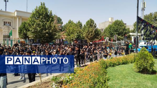 برپایی پرشور مراسم عزاداری سیدالشهدا در خیابان‌های نیشابور 