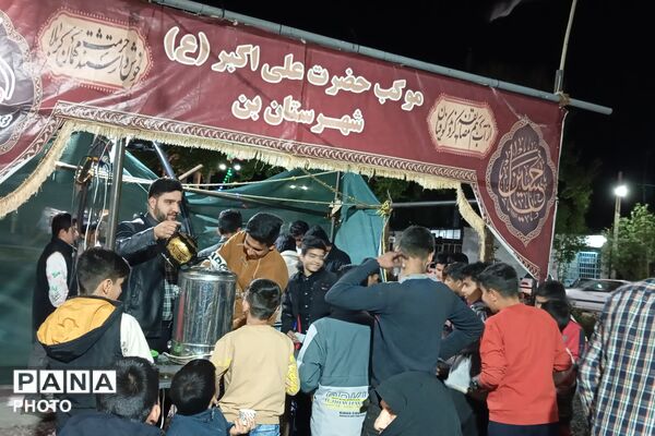 مردم بن میدان حماسه را خالی نمی‌کنند 