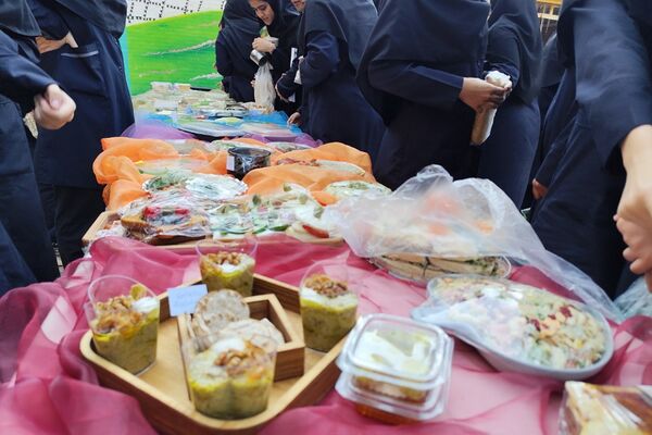 جشن هفته تربیت‌بدنی در دبیرستان فضیلت شاهد شهرستان ورامین