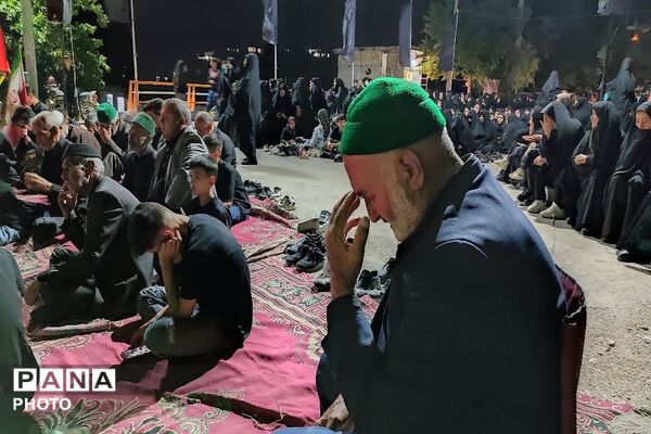 هیئت عزاداری آقا ابا عبدالحسین در  شب عاشورا حسینی در شهر بار نیشابور 