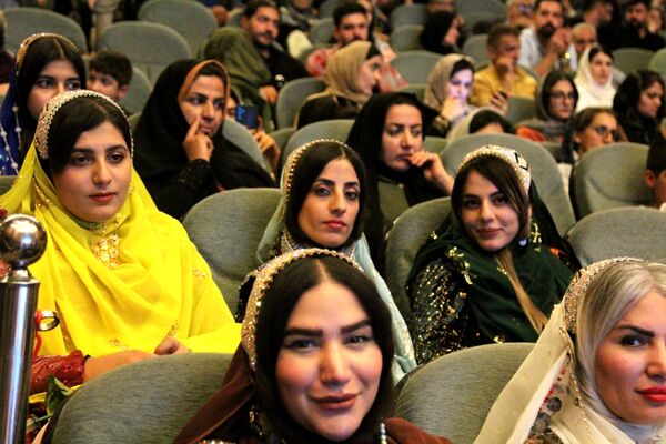 آیین بزرگداشت مردان نامدار با حضور چهره‌های فرهنگی و هنری در فرهنگسرای شهرکرد 