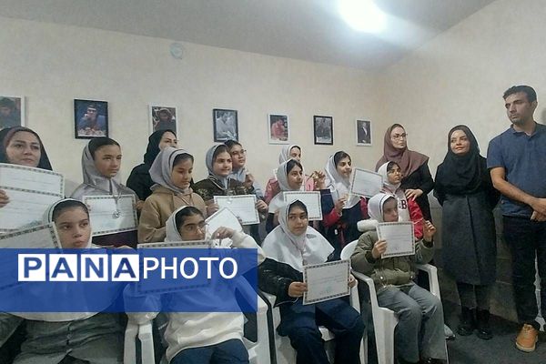 رقابت فکری دانش آموزان شهرستان قدس در مسابقات شطرنج دانش‌آموزی 