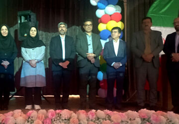 نشست تبیین برنامه‌های راهبردی آموزش ابتدایی در آباده