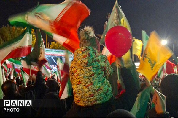 سی شب کنار هم در تجمعات خونخواهی رهبر شهید