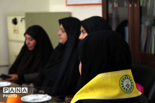 دیدار مدیر آموزش و پرورش ناحیه یک با رئیس جمعیت هلال‌احمر در هفته هلال‌احمر