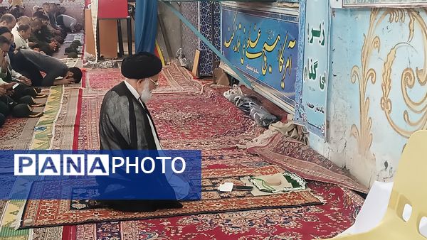 نماز جمعه با حضور مسئولان آموزش و پرورش نیشابور به مناسبت هفته بزرگداشت معلم 