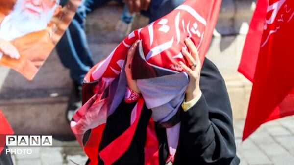 بازگشت آقای شهید ایران به خانه ی پدریشان