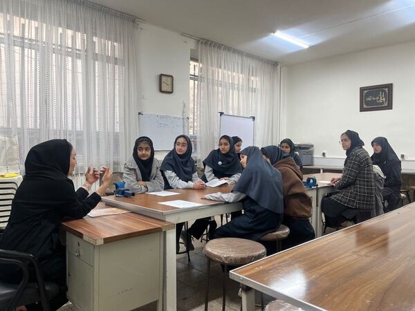 جلسه سفیران سلامت دبیرستان مطهره ناحیه ۶ مشهد مقدس