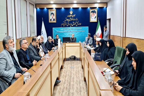 نشست کارگروه توسعه آموزش عمومی قرآن کریم در استان قم
