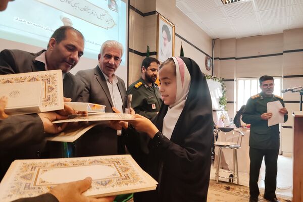 آیین تجلیل از فرهنگیان بسیجی ناحیه 2 شیراز