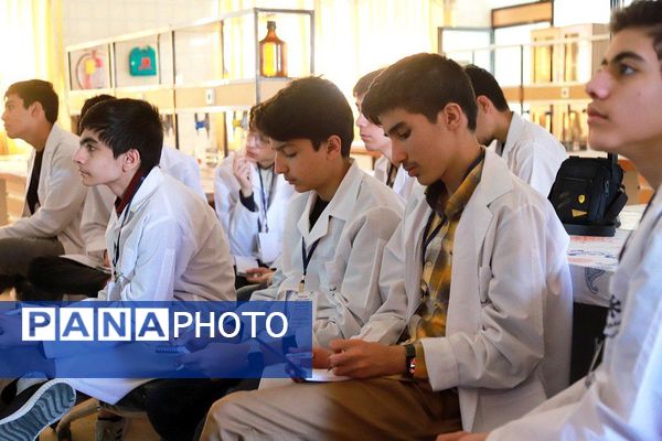 دوره‌های آموزشی هشتمین کارسوق ملی مهندسی ژنتیک در زنجان