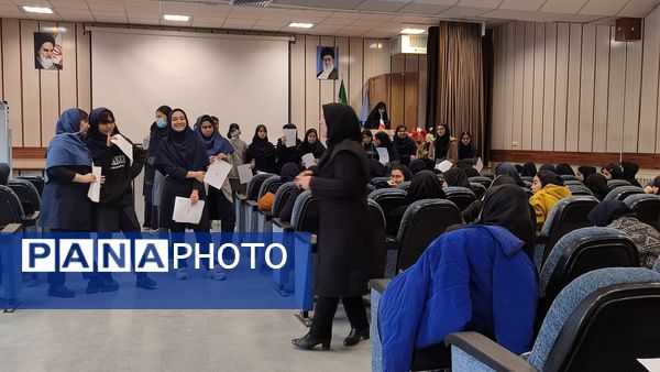 همایش انتخاب آگاهانه ویژه دانش آموزان پایه نهم ناحیه۷