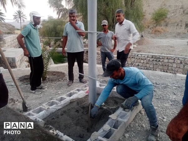 نصب برج نور در محوطه حمام مارم فین با مشارکت مردمی