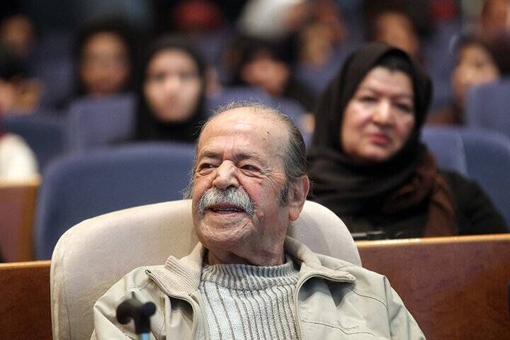  تئاتر در باغ انقلاب و نگاه رهبری