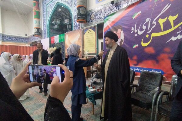 آیین جشن تکلیف دانش‌آموزان دختر شهرستان پردیس در فضایی معنوی و باشکوه
