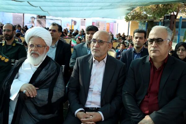 نواخته شدن زنگ شکوفه‌ها در دبستان محمد مهدی صالحی یزد