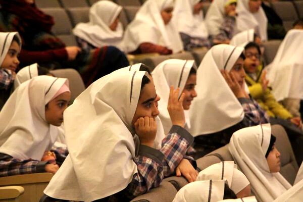 اولین روز بیست و ششمین جشنواره بین‌المللی قصه‌گویی در یزد 