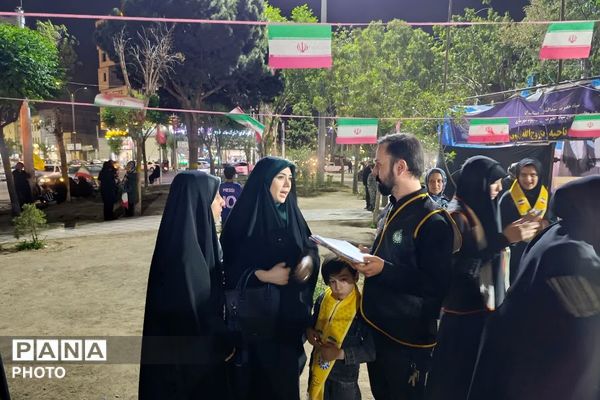  بازدید رئیس سازمان دانش‌آموزی شهرستانهای استان تهران از غرفه «با انرژی‌ها» منطقه کهریزک