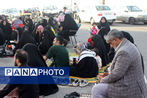 زمزمه عاشقانه دعای عرفه در یادمان 14 شهید گمنام کوه خضر نبی(ع)