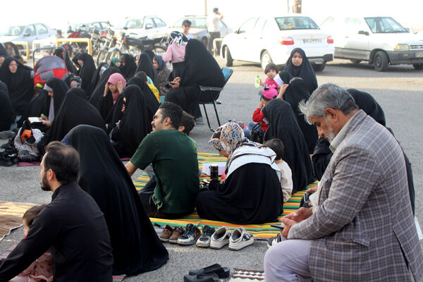 زمزمه عاشقانه دعای عرفه در یادمان 14 شهید گمنام کوه خضر نبی(ع)