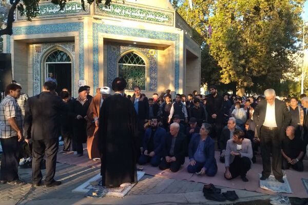 برگزاری نماز باران به امامت سید ابراهیم حسینی امام جمعه شهرستان فردیس در شهرک وحدت