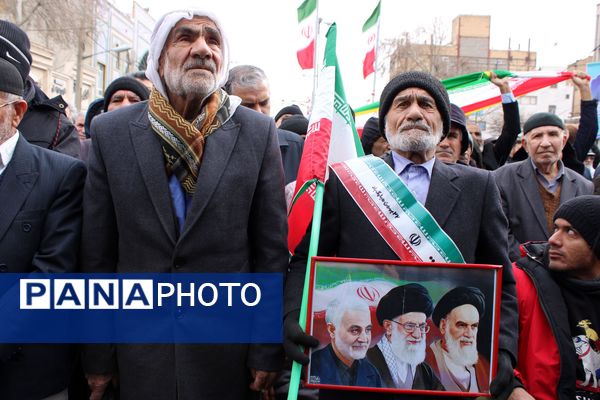 حماسه حضور مردم قروه در راهپیمایی ۲۲ بهمن؛ تجلی وحدت و وفاداری به انقلاب