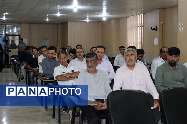 برگزاری جلسه انجمن اولیا دبیرستان شاهد بندرعباس 